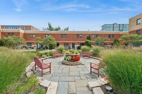Exterior - 1889 Maple Ave #E2, Evanston, IL 60201 photo 3 of 4