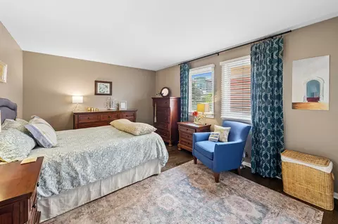 Bedroom - 1889 Maple Ave #E2, Evanston, IL 60201 photo 1 of 6