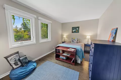 Bedroom - 1889 Maple Ave #E2, Evanston, IL 60201 photo 4 of 6