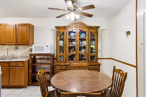 Dining - 735 Hill Dr #112, Hoffman Estates, IL 60169 photo 1 of 2