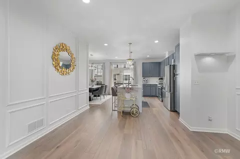 Entry Way - 230 Timberleaf Cir, Roselle, IL 60172 photo 2 of 3