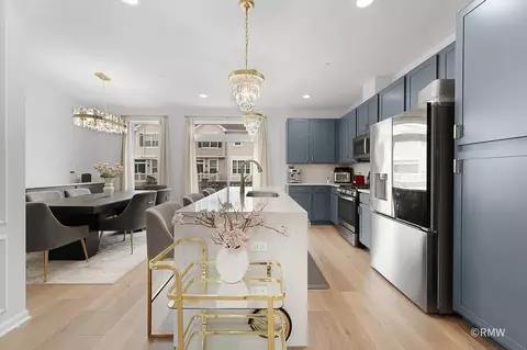 Kitchen - 230 Timberleaf Cir, Roselle, IL 60172 photo 2 of 3