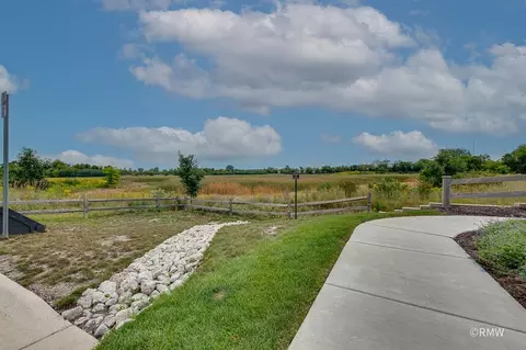 Exterior - 230 Timberleaf Cir, Roselle, IL 60172 photo 8 of 8