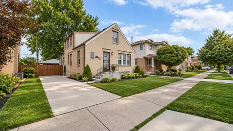 3915 W 104th St, Chicago, IL 60655