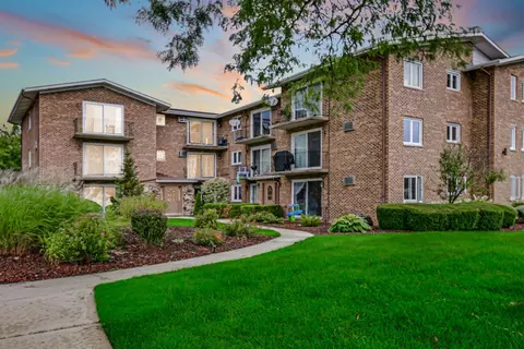 9040 W 140th St #2B, Orland Park, IL 60462
