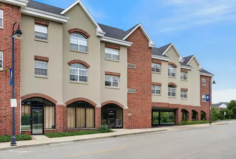245 Burlington Ave #201, Clarendon Hills, IL 60514