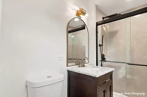 Bath - 2929 Central Rd, Glenview, IL 60025 photo 2 of 3
