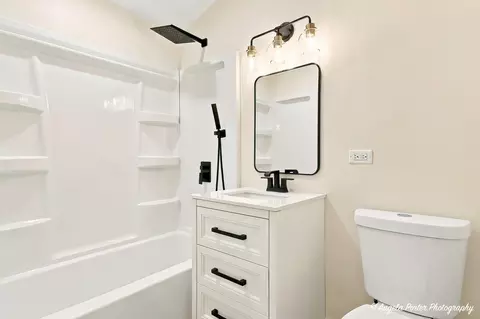 Bath - 2929 Central Rd, Glenview, IL 60025 photo 3 of 3