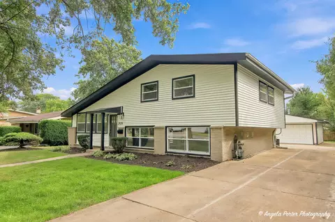 Exterior - 2929 Central Rd, Glenview, IL 60025 photo 2 of 6