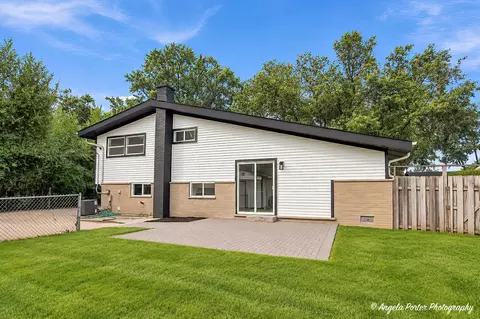 Exterior - 2929 Central Rd, Glenview, IL 60025 photo 3 of 6