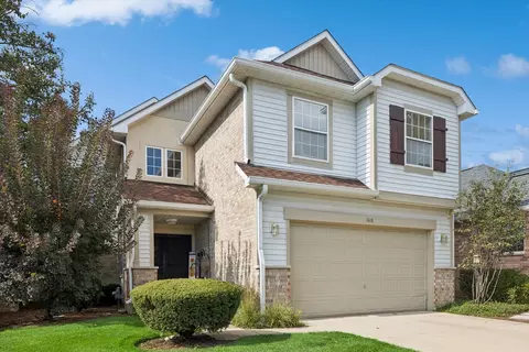 1618 Astor Ave, Oakbrook Terrace, IL 60181