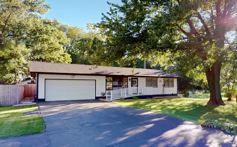 42 W701 Star Ln, Sugar Grove, IL 60554