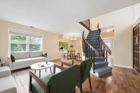 Living - 830 Forest Ave #B, Evanston, IL 60202 photo 1 of 4
