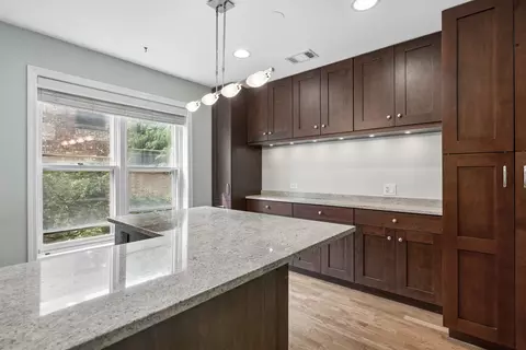 Kitchen - 830 Forest Ave #B, Evanston, IL 60202 photo 2 of 4