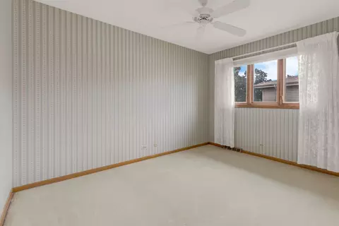 Bedroom - 1023 S Lancaster St, Mount Prospect, IL 60056 photo 4 of 7
