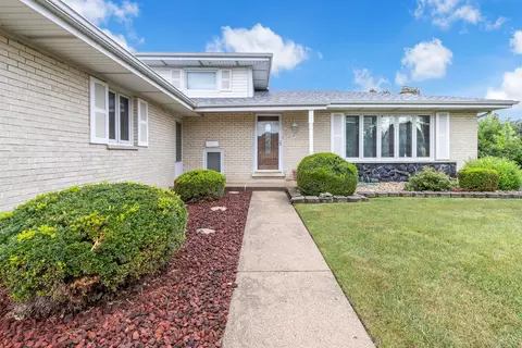 Other - 1023 S Lancaster St, Mount Prospect, IL 60056 photo 1 of 8