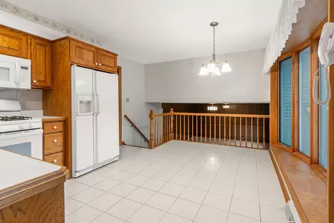 Other - 1023 S Lancaster St, Mount Prospect, IL 60056 photo 4 of 8