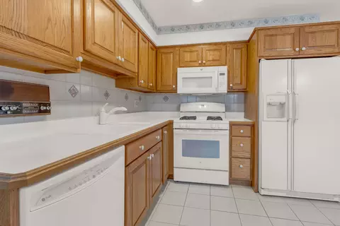 Kitchen - 1023 S Lancaster St, Mount Prospect, IL 60056 photo 2 of 2