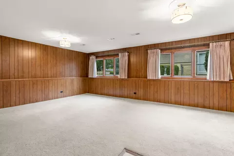 Living - 1023 S Lancaster St, Mount Prospect, IL 60056 photo 5 of 7