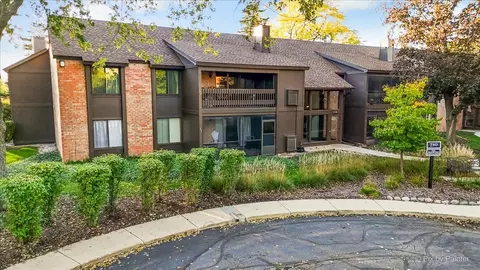 710 Saint Andrews Ln #23, Crystal Lake, IL 60014