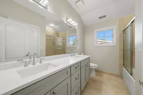 Bath - 301 Spruce St, Glenview, IL 60025 photo 2 of 6
