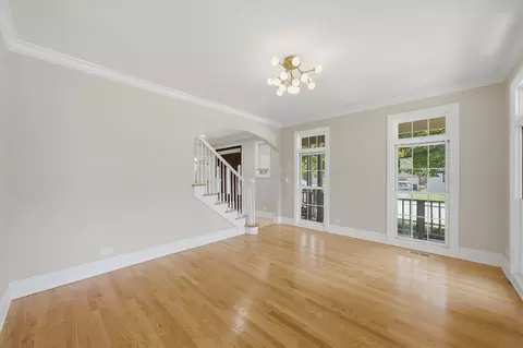Living - 301 Spruce St, Glenview, IL 60025 photo 2 of 7