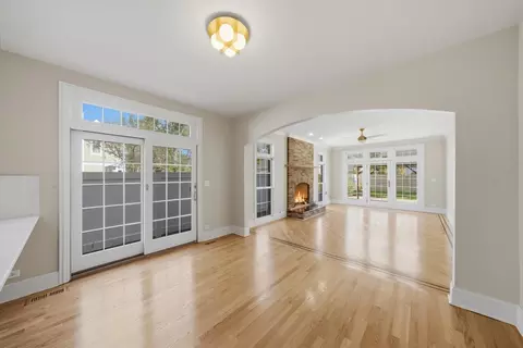 Living - 301 Spruce St, Glenview, IL 60025 photo 5 of 7