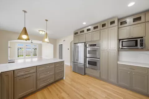 Kitchen - 301 Spruce St, Glenview, IL 60025 photo 3 of 3