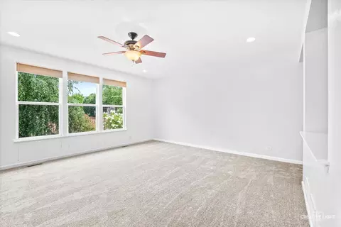 Living - 2038 Padua Dr, Elgin, IL 60123 photo 3 of 4