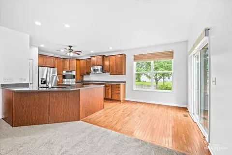 Kitchen - 2038 Padua Dr, Elgin, IL 60123 photo 2 of 3