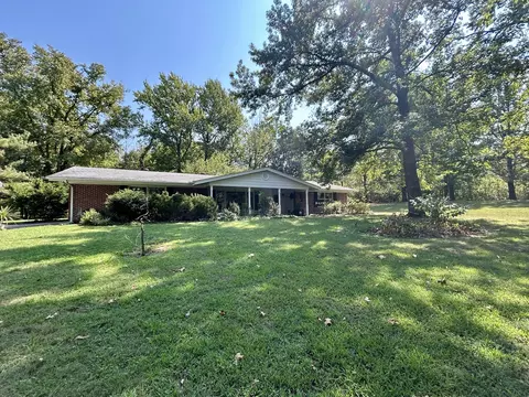 96 New Campfire Rd, Carbondale, IL 62903