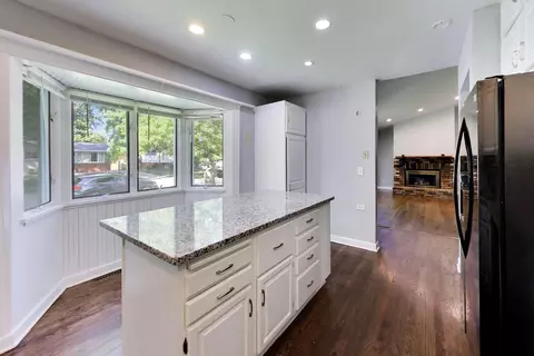 Kitchen - 2925 E 188th Pl, Lansing, IL 60438 photo 3 of 4