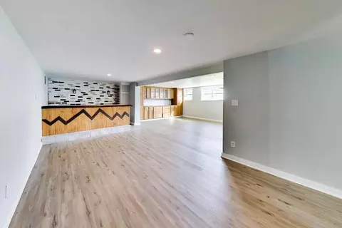 Living - 2925 E 188th Pl, Lansing, IL 60438 photo 7 of 10