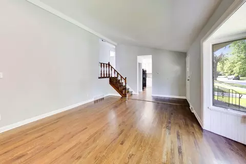 Living - 2925 E 188th Pl, Lansing, IL 60438 photo 3 of 10