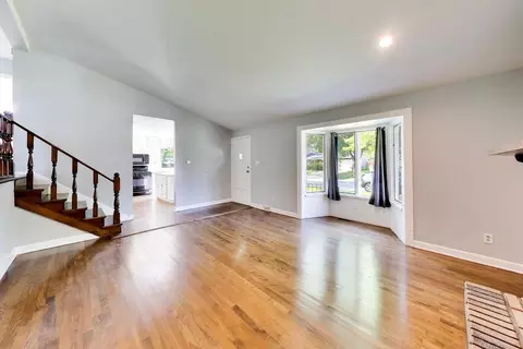 Living - 2925 E 188th Pl, Lansing, IL 60438 photo 4 of 10