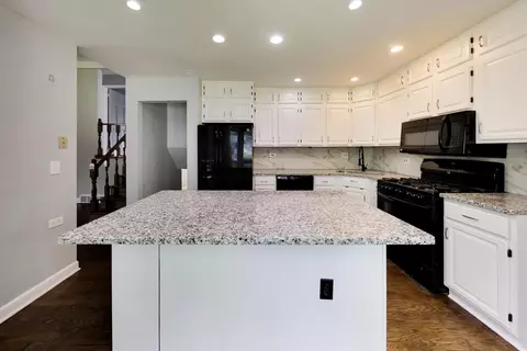Kitchen - 2925 E 188th Pl, Lansing, IL 60438 photo 2 of 4