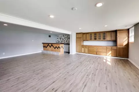 Living - 2925 E 188th Pl, Lansing, IL 60438 photo 9 of 10