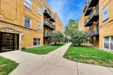1639 W Farwell Ave #2, Chicago, IL 60626