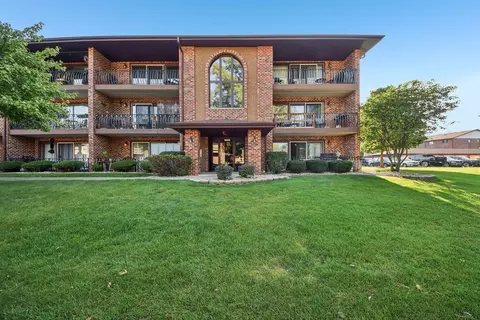 11003 Stony Creek Dr #2A, Palos Hills, IL 60465