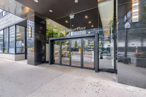 130 S Canal St #419, Chicago, IL 60606