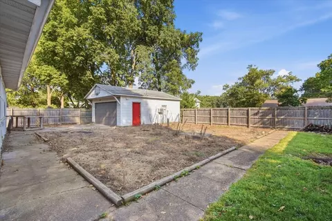 Exterior - 1112 West Ave, Normal, IL 61761 photo 3 of 3