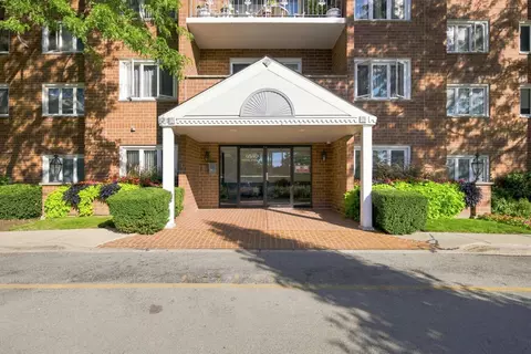 6530 W Irving Park Rd #309, Chicago, IL 60634