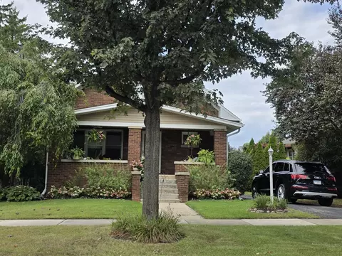 114 S Edward St, Mount Prospect, IL 60056