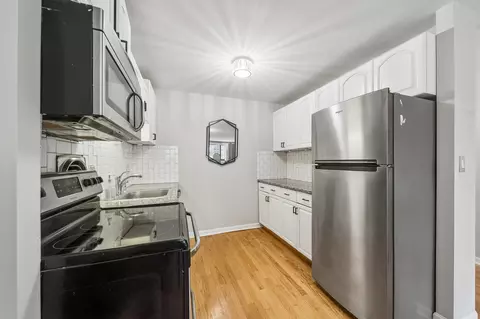 Kitchen - 30 E Division St #15C, Chicago, IL 60610 photo 3 of 3