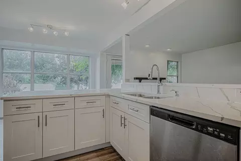 Kitchen - 1449 Eliot Trl, Elgin, IL 60120 photo 2 of 5