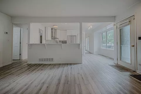 Living - 1449 Eliot Trl, Elgin, IL 60120 photo 2 of 4