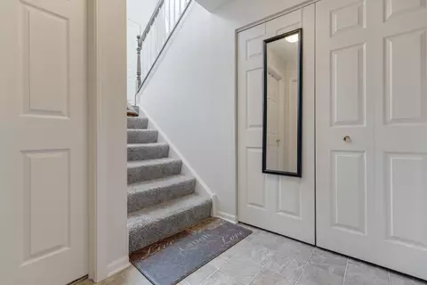 Entry Way - 809 Brodhead Dr, Aurora, IL 60504 photo 2 of 2