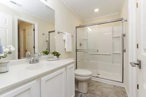 Bath - 903 N Linden St #140, Normal, IL 61761 photo 2 of 2