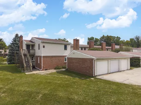 Exterior - 903 N Linden St #140, Normal, IL 61761 photo 6 of 6
