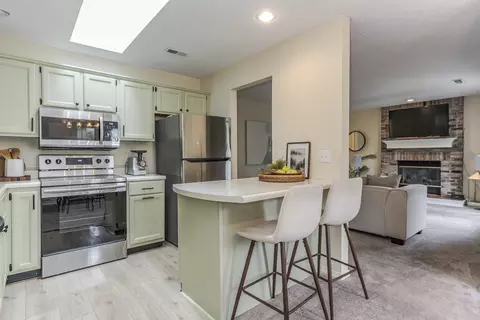Kitchen - 903 N Linden St #140, Normal, IL 61761 photo 3 of 5